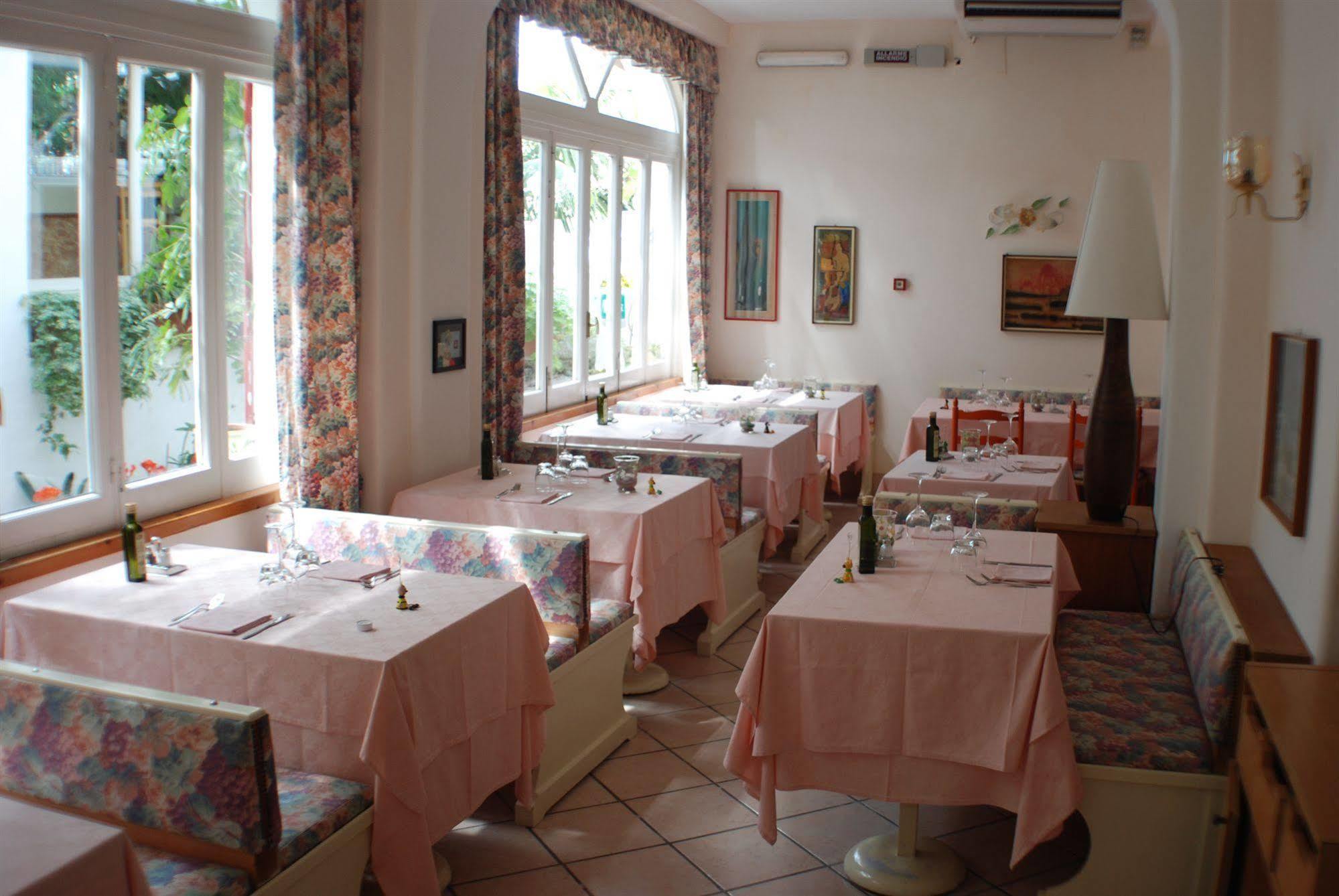 Hotel La Palma Sant'Angelo  Exterior photo
