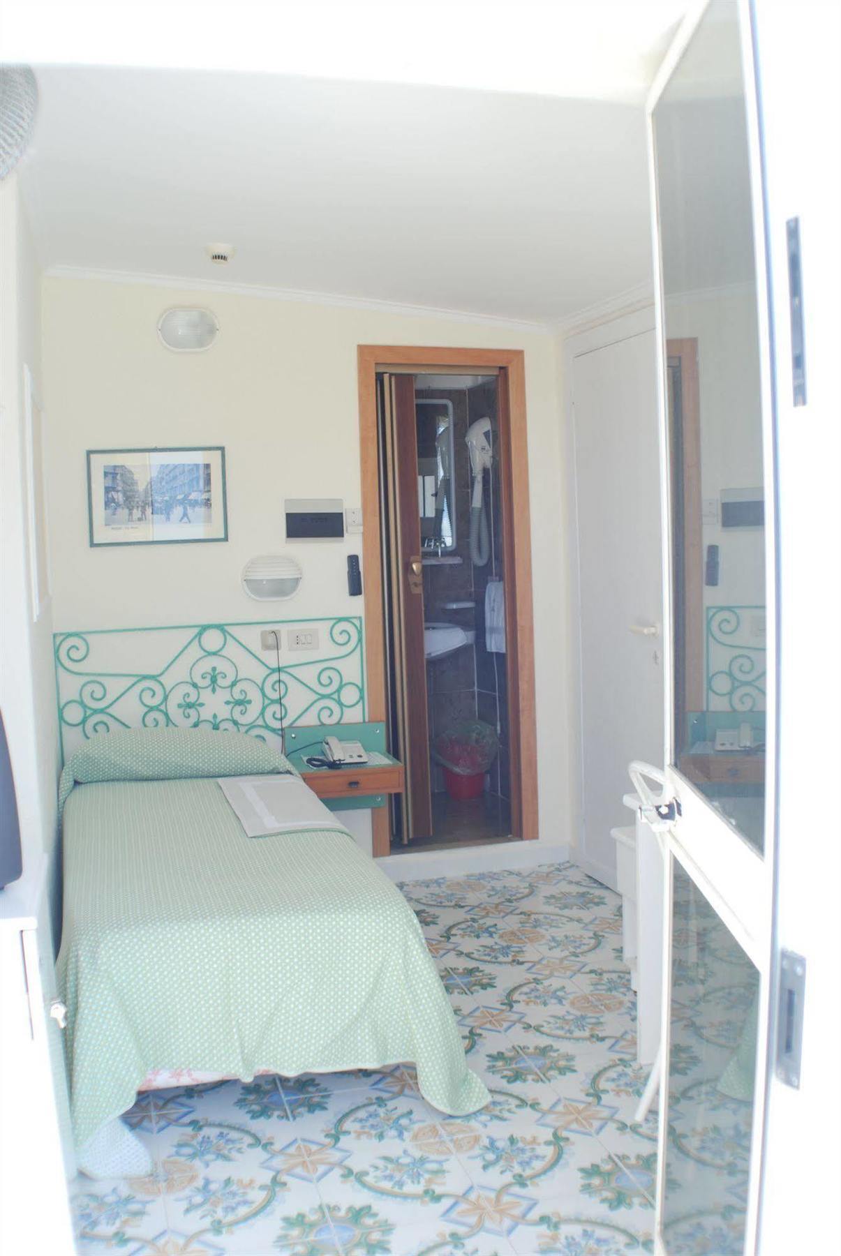 Hotel La Palma Sant'Angelo  Exterior photo